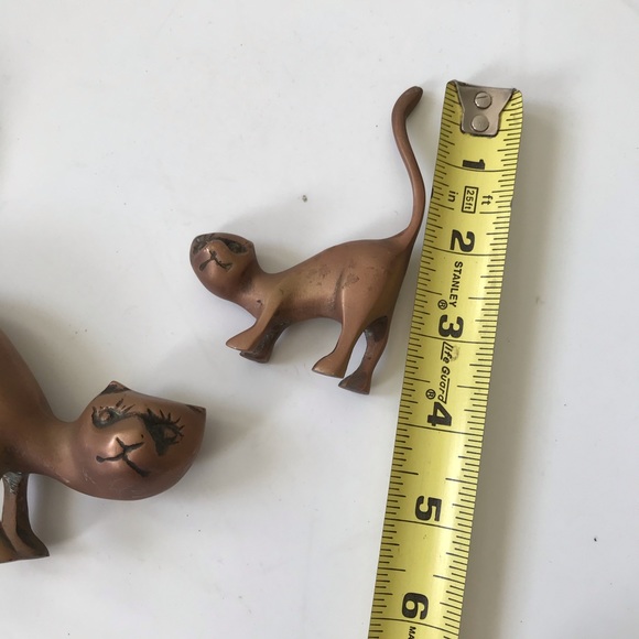 Vintage MCM pair of brass cats home decor - Picture 7 of 8